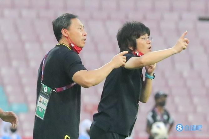 只穿比基尼跳舞的视频